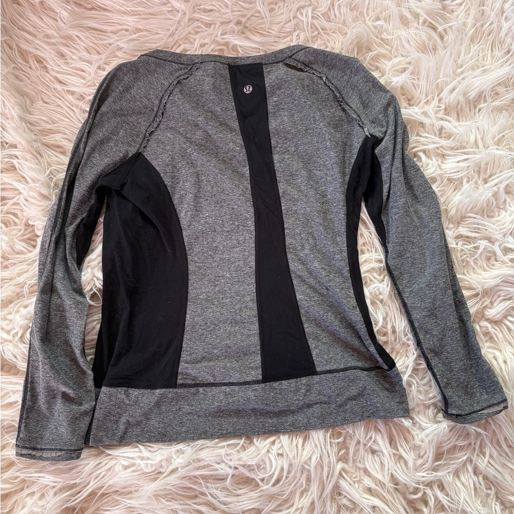 Lululemon Long Sleeve Run Top L Gray Black Athletic Shirt